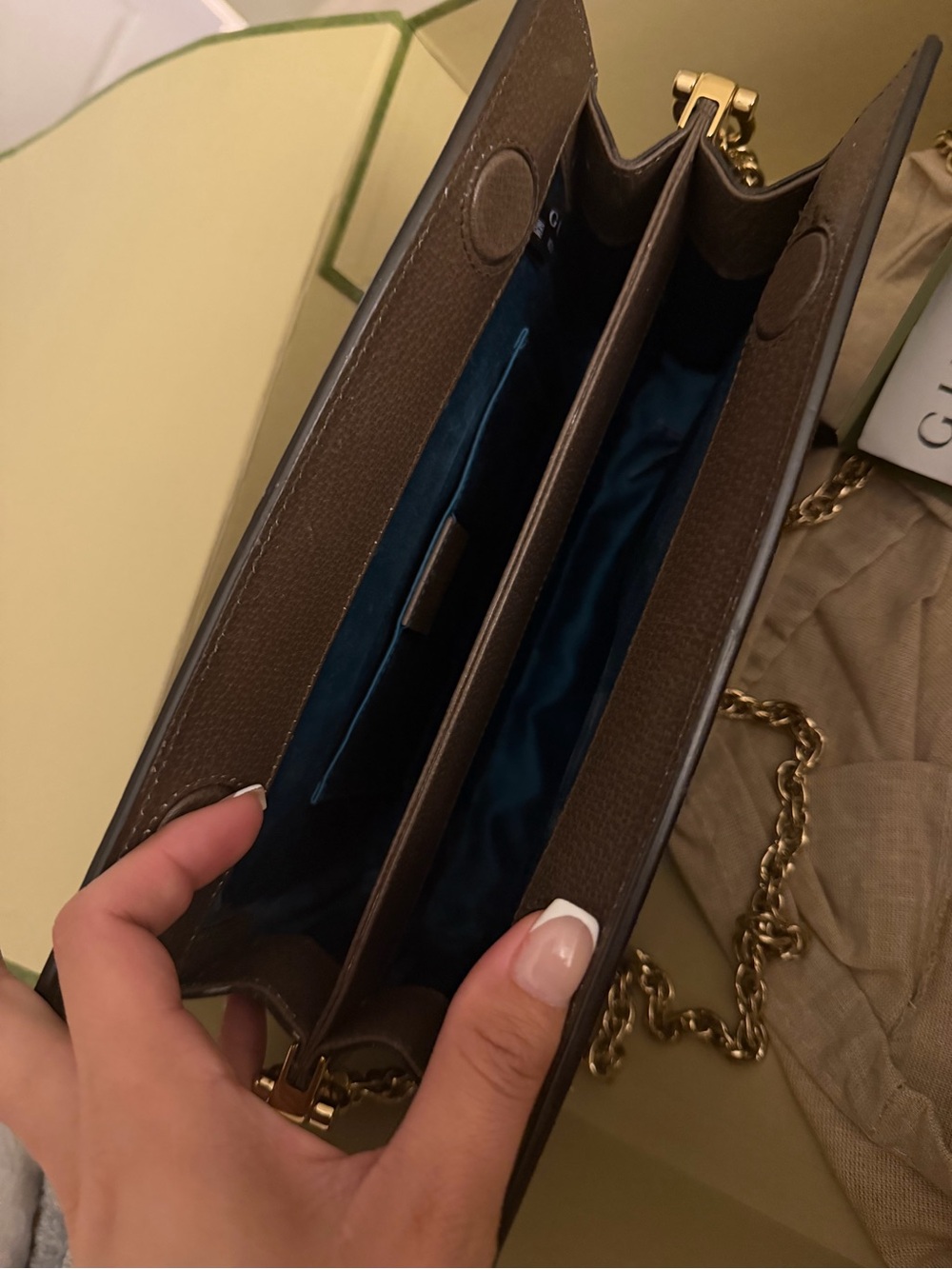 Gucci Brown GG Canvas Shoulder Bag with Green-Red Web Stripe - Picture 3 of 10